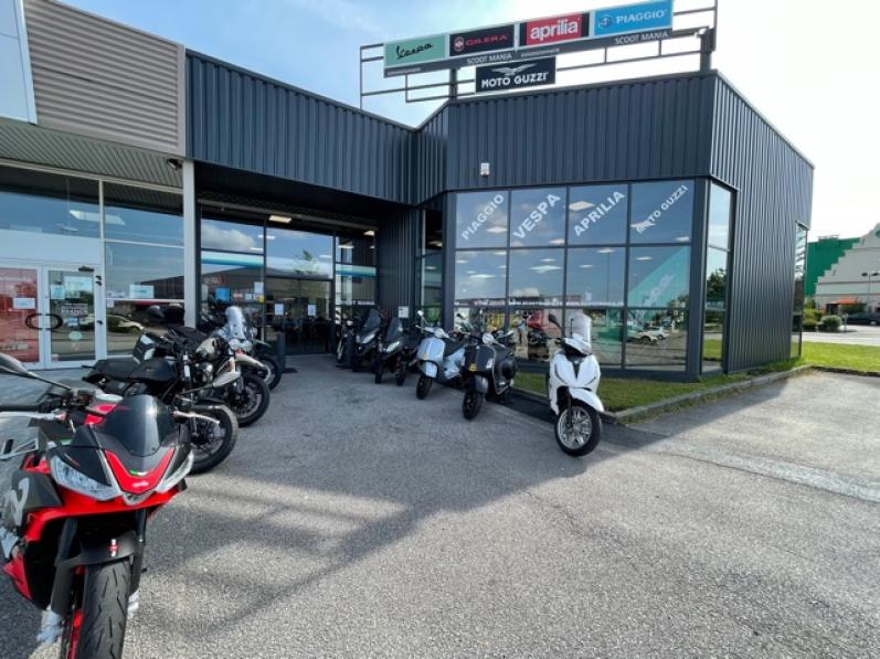 LOCATION DE MOTOS ET SCOOTERS A LA JOURNEE