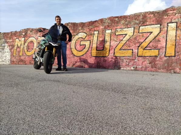 On a roulé avec la nouvelle MOTO GUZZI  V100 !!!